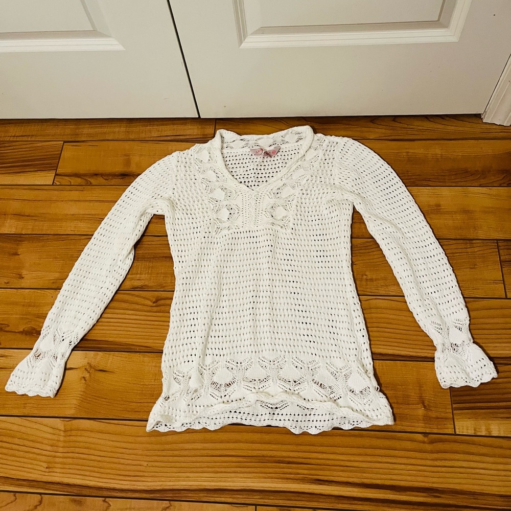 Laurie Felt White V-Neck Crochet Sweater
